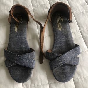 toms sandels